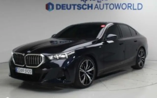 인천신용불량자중고차대출 5시리즈 (G60) 530i xDrive 매물 사진 4 - 2024/09 8,410km